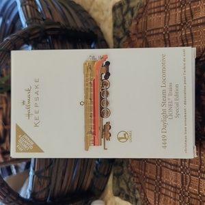 Hallmark Ornament 4449 Daylight Steam Locomotive Lionel Trains Special Edition